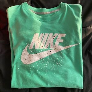 Men’s green Nike shirt